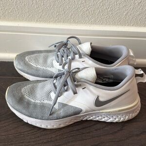 Women’s Nike react flyknit